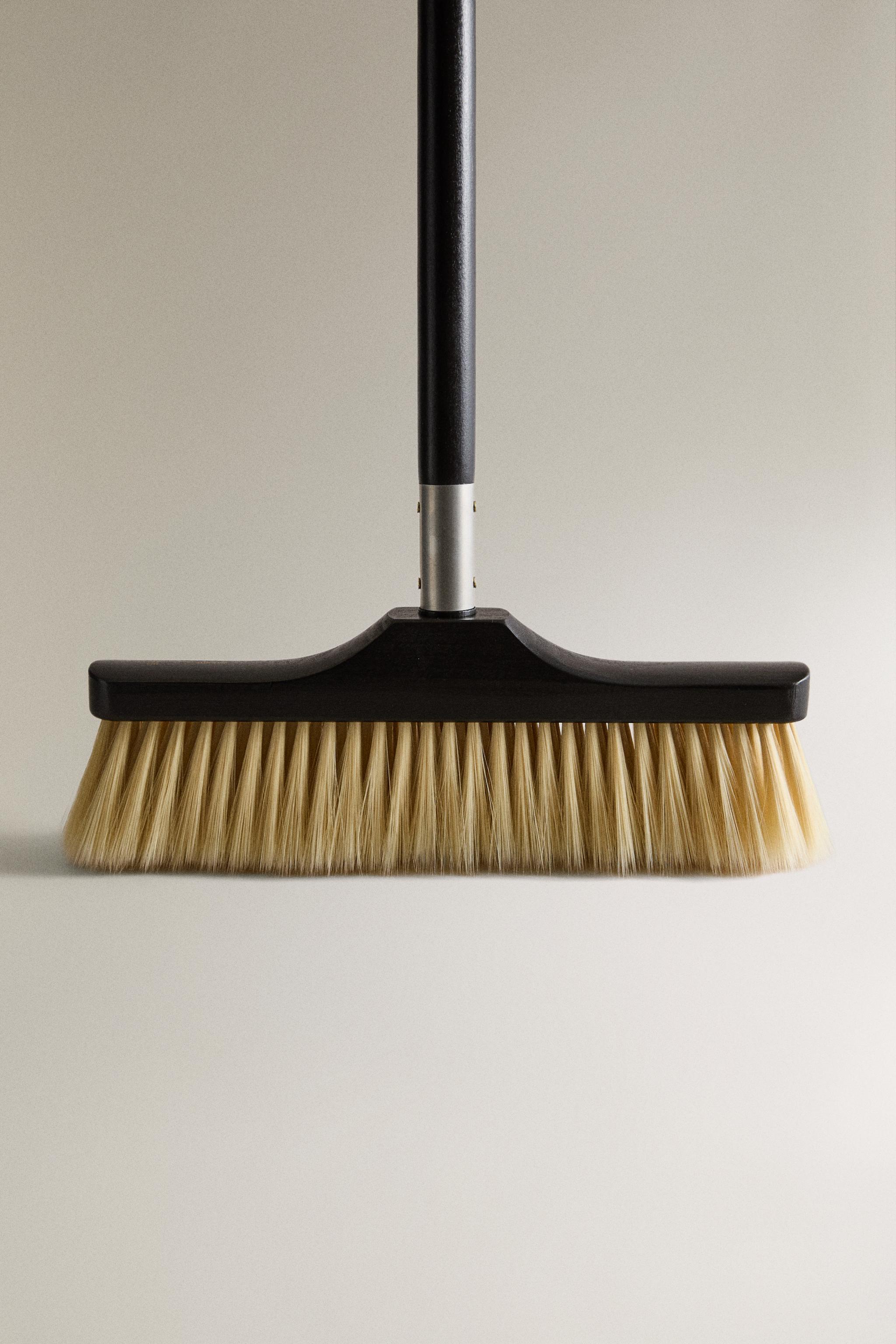 WOODEN BROOM HEAD